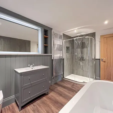 Exceptional Holiday Home 5 With Hot Tub Pickering Exterior photo