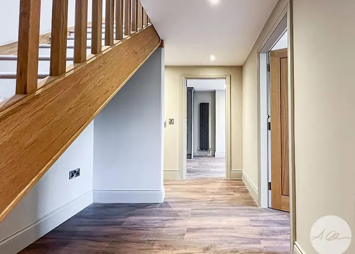 Exceptional Holiday Home 5 With Hot Tub Pickering