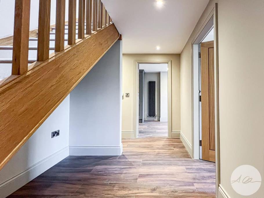Exceptional 5 With Hot Tub Holiday home