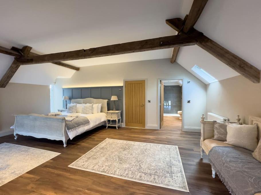 Exceptional 5 With Hot Tub *