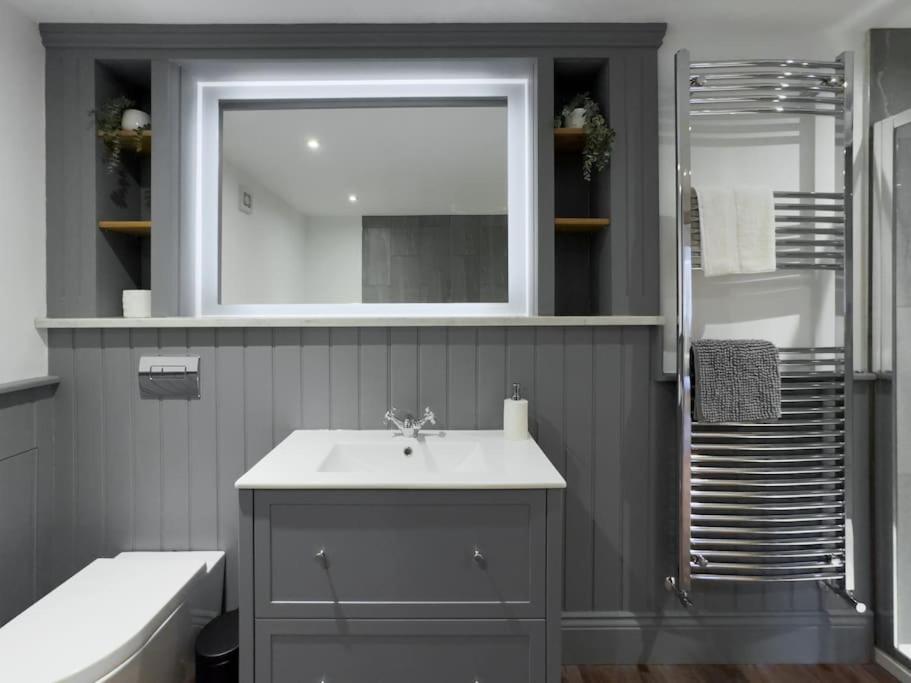 Holiday home Exceptional 5 With Hot Tub *
