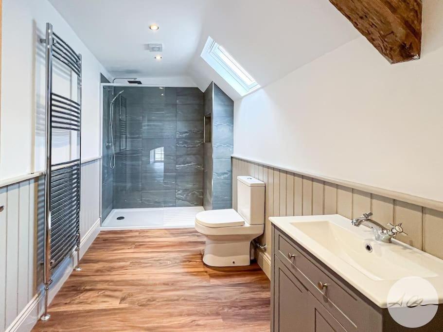 Holiday home Exceptional 5 With Hot Tub *